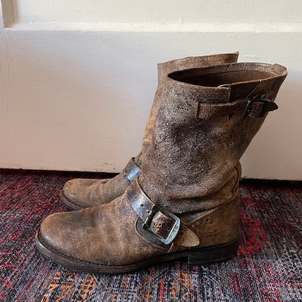 Frye distressed leather boots size 6.5